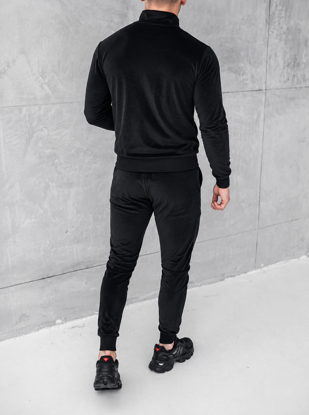 Emporio Armani veliūrinis kostiumas