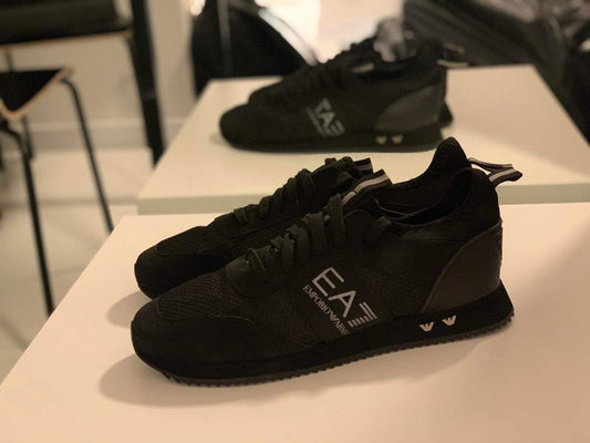 EA7 kedai